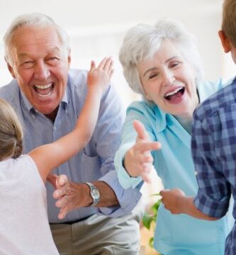 Cómo ayudar al abuelito en casa