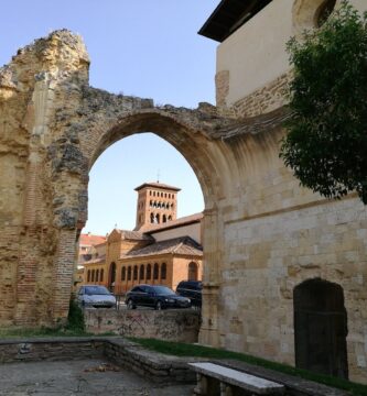 Descubre los mejores lugares para visitar en Sahagún